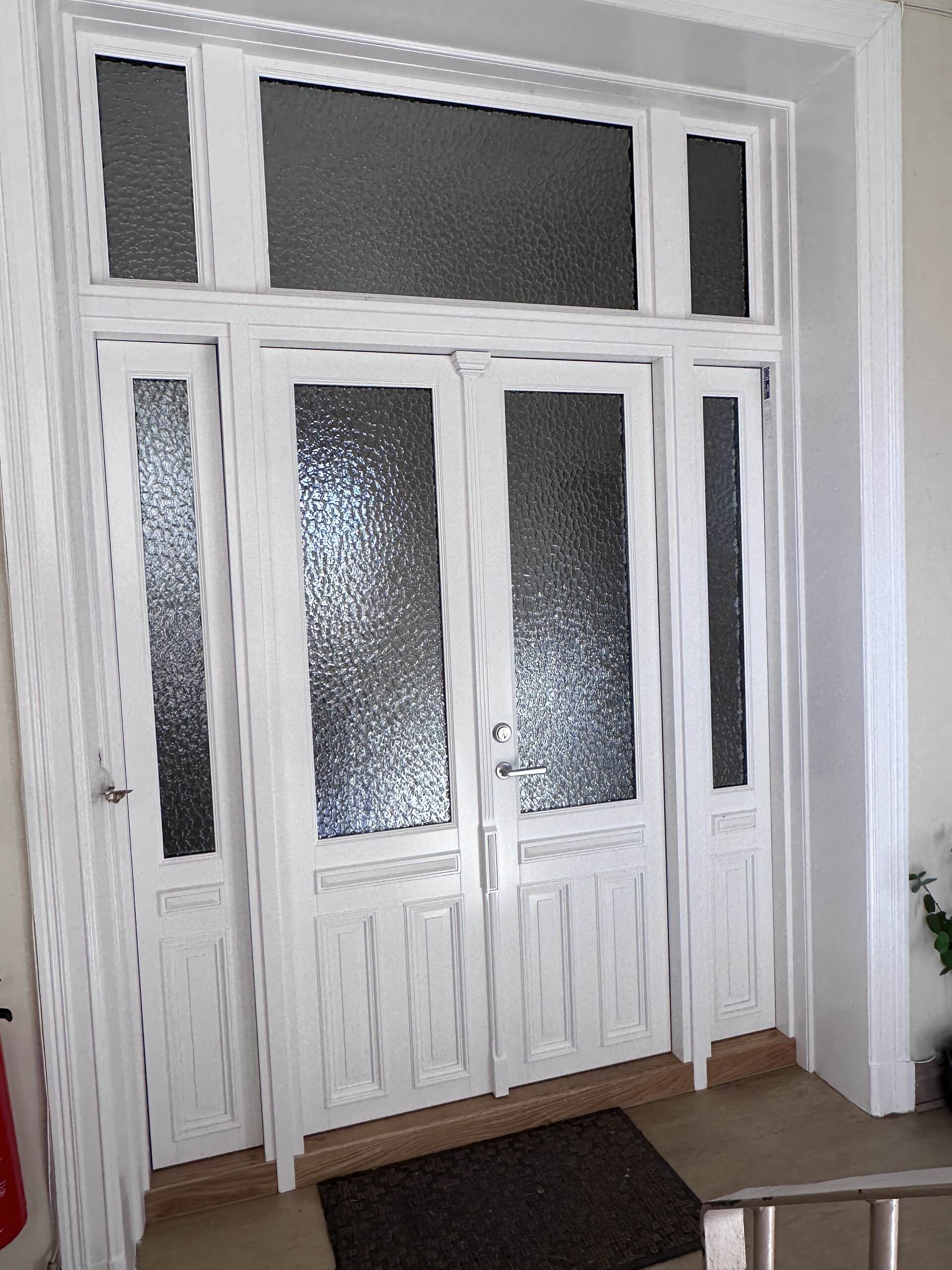 Nye leilighetsdører i Uranienborgveien, Oslo